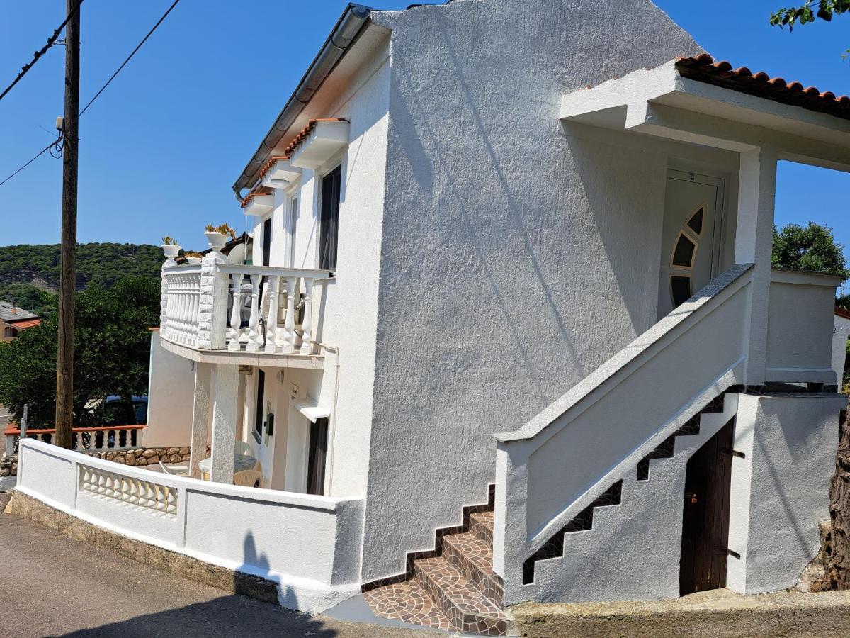 Apartmani Ana-Lora Lopar Exterior photo